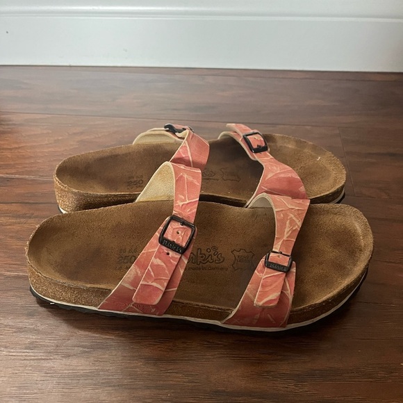 Birkis by Birkenstock Salina Pinkish coral Sandals - Size 8. - Picture 2 of 10